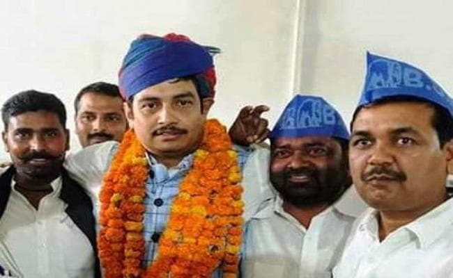 रेप के आरोपी जिस प्रत्याशी का मायावती ने किया बचाव, वो हो गया फरार, दर्ज है दर्जनों केस