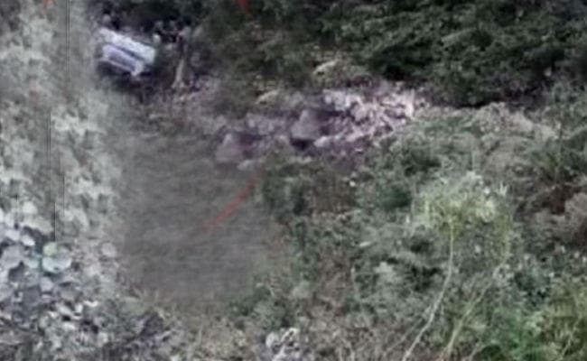 हिमाचल में खाई में गिरी कार, पांच भाजपा कार्यकर्ताओं की मौत