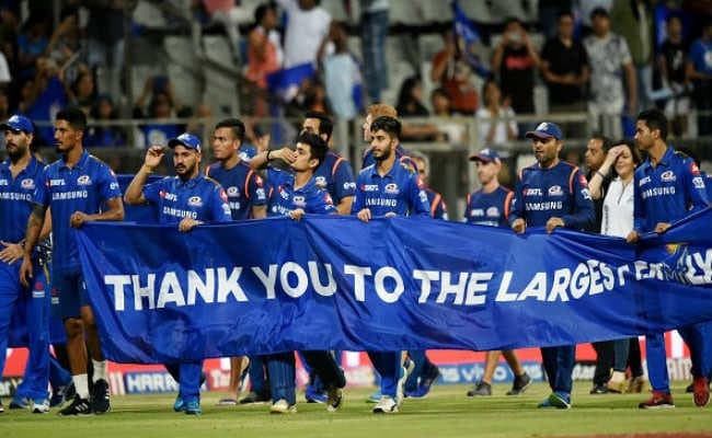 मुंबई जीत से शीर्ष दो में, केकेआर बाहर, हैदराबाद प्लेऑफ में