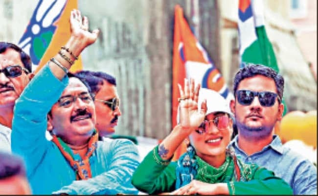 जादवपुर में टीएमसी नेता अरूप विश्वास का रोड शो