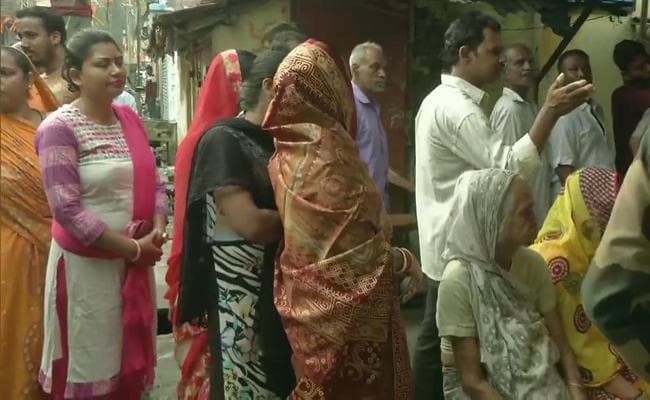 लोकसभा चुनाव WEST BENGAL : छिटपुट हिंसा के बीच बंगाल में 76.06 फीसदी वोटिंग, बनगांव में बमबारी