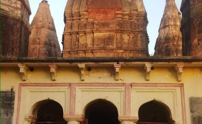 गढ़वा : राम मंदिर से अष्टधातु की बेशकीमती मूर्ति चोरी, ग्रामीणों में आक्रोश