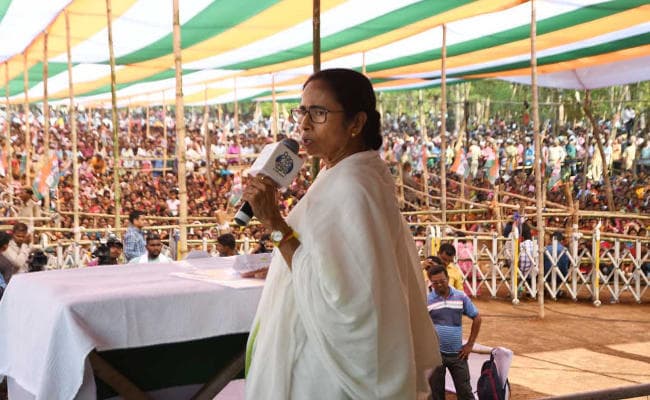 गोपीबल्लभपुर में मोदी पर ममता ने किया कटाक्ष, कहा- पहले दिल्ली संभालें, फिर देखें बांग्ला