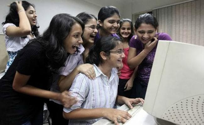 CBSE 10वीं का रिजल्ट घोषित : केरल की भावना सहित 13 छात्रों ने 500 में से 499 अंक अर्जित किये