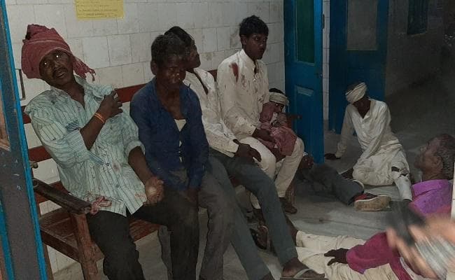 बिहार : सड़क दुर्धटना में दो की मौत, ड्राइवर सहित ग्यारह घायल