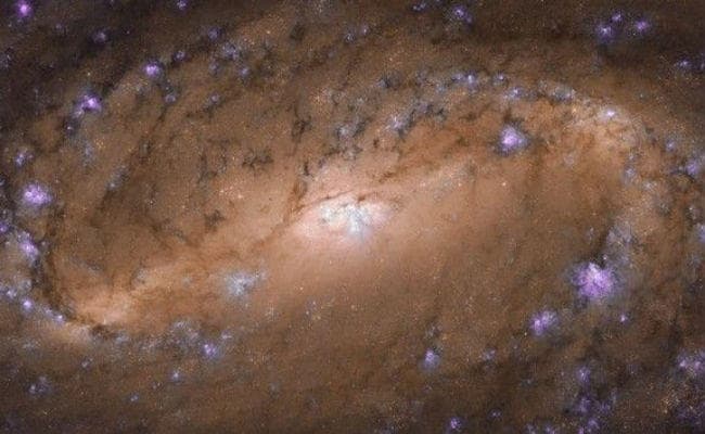 Hubble Telescope ने स्पाइरल गैलेक्सी का पता लगाया, देखें तस्वीरें