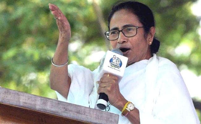 लोकसभा चुनाव 2019 : PM मोदी के आरोपों पर ममता का जवाब, ''हम उनके नौकर नहीं हैं''