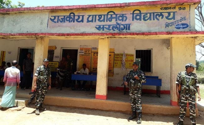 सिमडेगा : पहले जहां बुलेट का जोर था आज वहां इवीएम का शोर है
