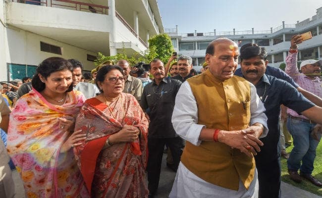 राजनाथ सिंह ने कांग्रेस पर आतंकवाद के खिलाफ लड़ाई को कमजोर करने के आरोप लगाया