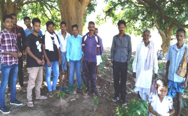 गुमला : घर में पड़ा था शव, पहले वोट डाला, तब अंतिम संस्कार में परिवार ने लिया भाग