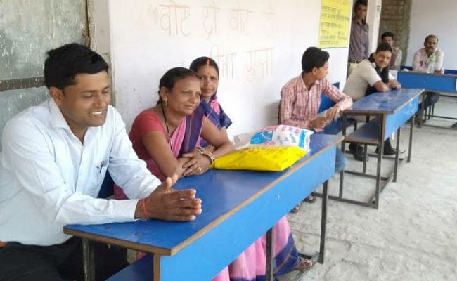 हजारीबाग लोकसभा : बड़कागांव के पंकरी बरवाडीह गांव के ग्रामीणों ने किया वोट बहिष्कार