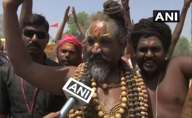 भोपाल में कम्प्यूटर बाबा ने हजारों संतों के साथ शुरू किया जाप, बोले- राम मंदिर नहीं तो मोदी भी नहीं