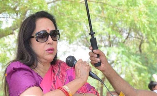 PM मोदी भ्रष्टाचार को रोकने में लगे हैं, इसलिए विपक्ष उनको रोकना चाहता है : हेमामालिनी