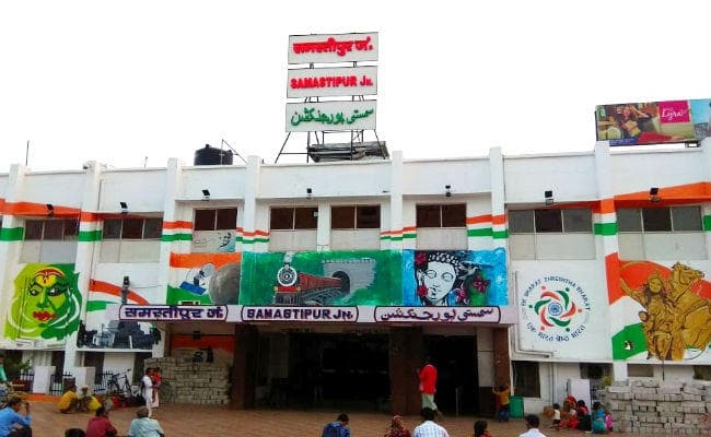 देश प्रेम और ''एक भारत, श्रेष्ठ भारत'' का संदेश दे रहा समस्तीपुर जंक्शन, ...देखें तस्वीरें