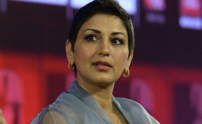 कैंसर से जंग में मनीषा कोइराला मददगार रहीं : सोनाली बेंद्रे