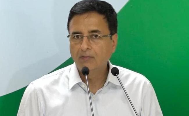 कांग्रेस का मोदी पर पलटवार, कहा - आपने वायुसेना के विमान को ही ‘अपनी टैक्सी'' बना लिया