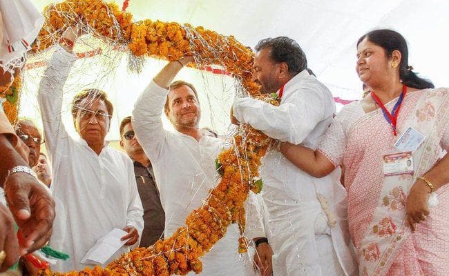 सागर में बोले राहुल, मोदी जी को भ्रम हो गया है कि वह देश चला रहे हैं