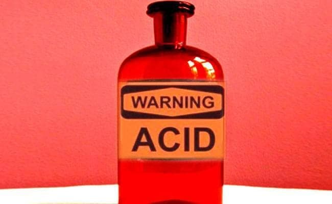 एसिड पिलाकर मार डाला
