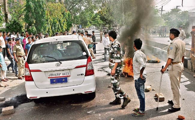 रांची : हत्या का विरोध, हरमू में सड़क पर उतरे लोग