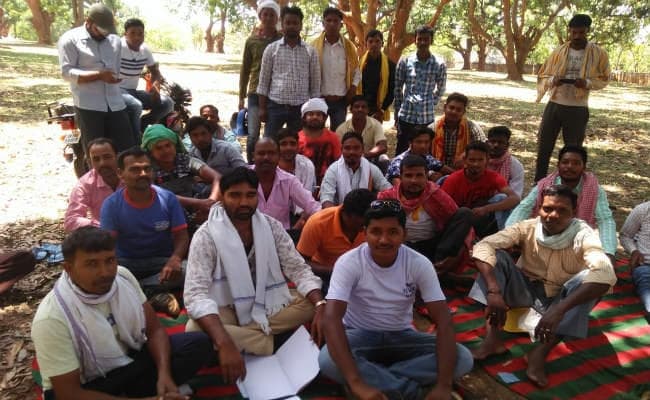 सिमडेगा : दिहाड़ी विद्युतकर्मी गये हड़ताल पर, विद्युत व्‍यवस्‍था खतरे में