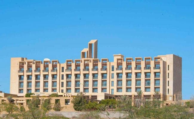 पाकिस्तान : 5 Star Hotel पर आतंकी, मुठभेड़ में तीनों आतंकवादी ढेर, एक व्यक्ति की भी मौत