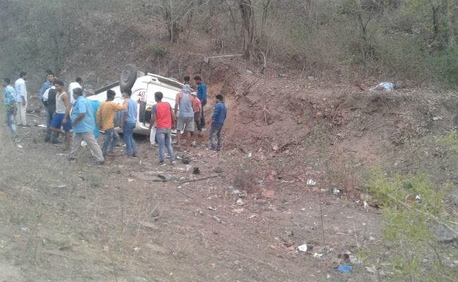 रांची से पटना जा रहा स्‍कॉर्पियो चौपारण में दुर्घटनाग्रस्‍त, तीन लोगों की मौत, तीन घायल