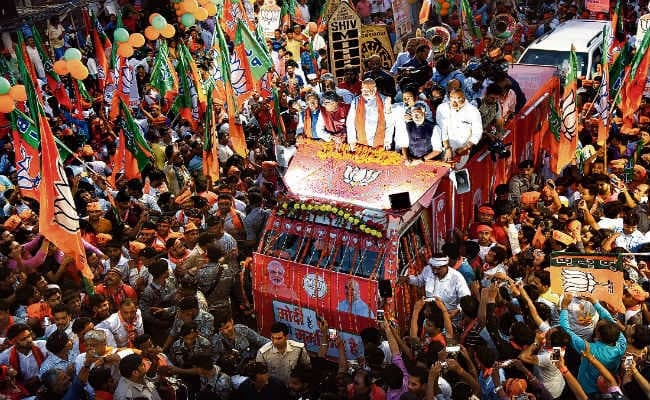 पटना : .....जब ''शत्रु '' के मुहल्ले से निकला अमित शाह का रोड-शो, भाजपामय हुआ शहर