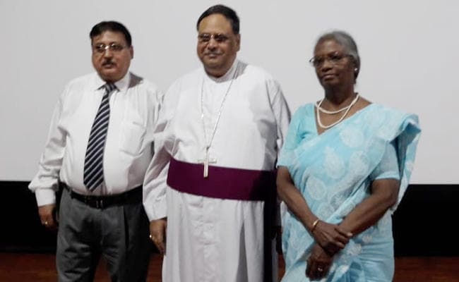 CNI के सेंट जेम्स स्कूल में नये प्रिंसिपल ने शपथ ली, पुराने का विदा होने से इन्कार