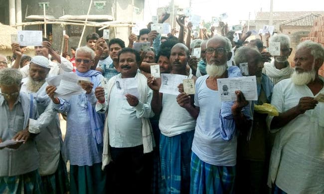 लोकसभा चुनाव Phase 6 : पश्चिम चंपारण के कई बूथों के मतदाताओं ने किया वोट का बहिष्कार, कहा..., ...देखें तस्वीरें