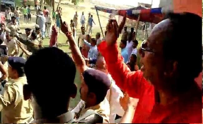 लोकसभा चुनाव 2019 : बिहार में छठे चरण में 59.38% मतदान, भाजपा प्रत्याशी को भीड़ ने घेरा, फायरिंग