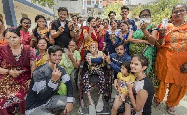 #LokSabha Election : छठे चरण में 63% मतदान, बंगाल में हिंसा, भाजपा प्रत्याशी पर हमला