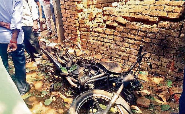 गिरिडीह : डिक्की में रखा डेटोनेटर फटा पिता व पुत्र समेत तीन की मौत