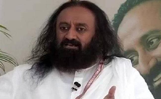 जन्मदिन पर विशेष : विश्व कल्याण के लिए कार्य कर रहे श्रीश्री