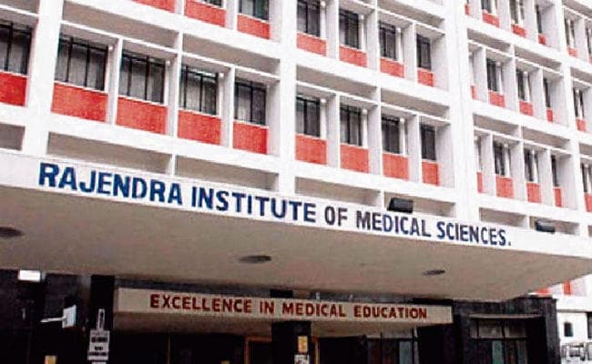 रिम्स में चक्कर काटता रहा दिल का मरीज, नहीं हुआ इलाज निजी अस्पताल में तोड़ा दम