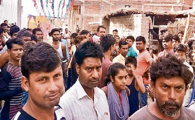 अमनौर : छपरा के भेल्दी में शराबी पिता ने पहले बेटी को छत से फेंका, फिर गला दबा जान से मार डाला