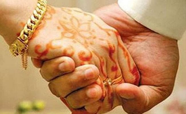 शादी समारोह में नाश्ते को लेकर भिड़े बराती व सराती, 8 जख्मी