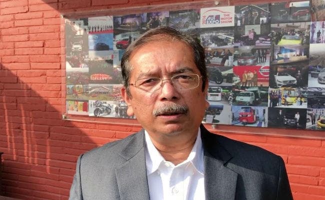 अप्रैल महीने में सवारी वाहनों की बिक्री में अक्टूबर 2011 के बाद सबसे बड़ी गिरावट