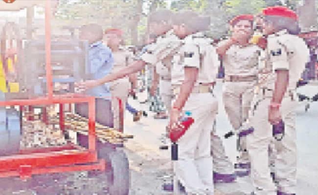 पानी के लिए भटकते रहे रोजेदार