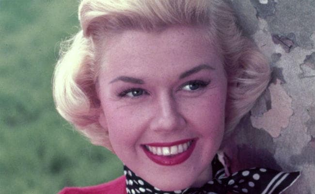 मशहूर अदाकारा एवं गायिका डोरिस डे का निधन