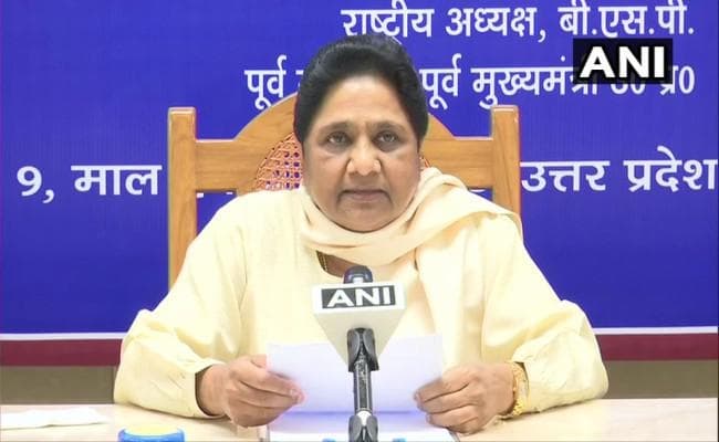 डूब रही है नरेंद्र मोदी की नैया, आरएसएस ने भी छोड़ा साथ : मायावती