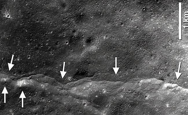 नासा ने एलआरओ से ली गयी चंद्रमा की तस्वीरों का किया अध्ययन, सिकुड़ रहा चंद्रमा, आ रहे भूकंप, पड़ रहीं झुर्रियां