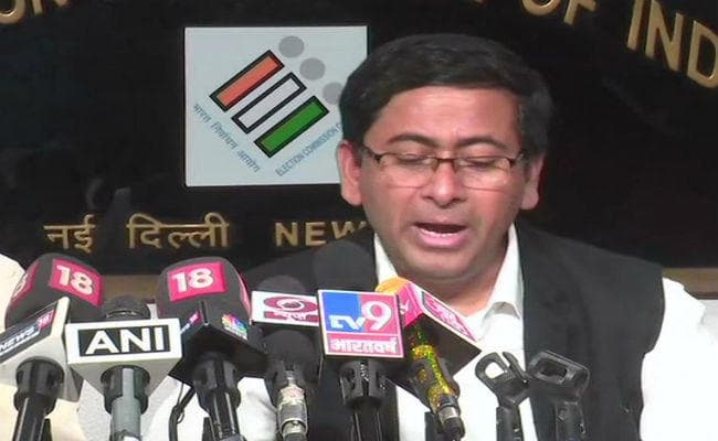 बंगाल में हिंसा को लेकर EC सख्‍त : पहली बार घटाया चुनाव प्रचार का समय, अधिकारियों पर कार्रवाई