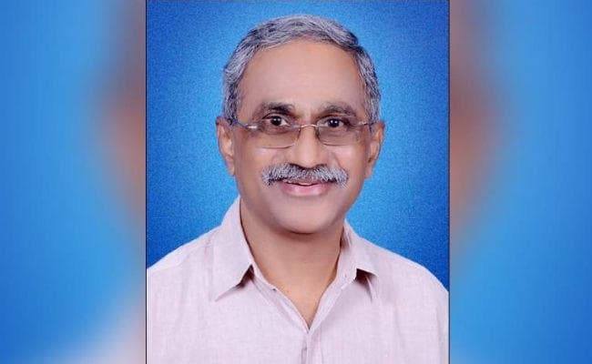 एक डॉक्टर ऐसा भी! डॉक्टरी छोड़ पत्रकार बने, शौकिया तौर पर चुनाव लड़ते हैं शिवनंदा