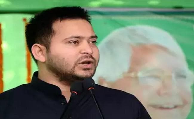 तेजस्वी का ट्वीट, घोषणा पत्र को लेकर CM नीतीश पर तंज