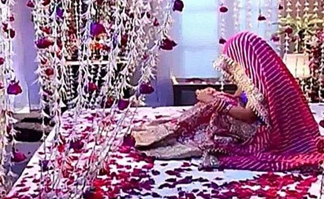 कौमार्य परीक्षण का विरोध करने पर परिवार का सामाजिक बहिष्कार