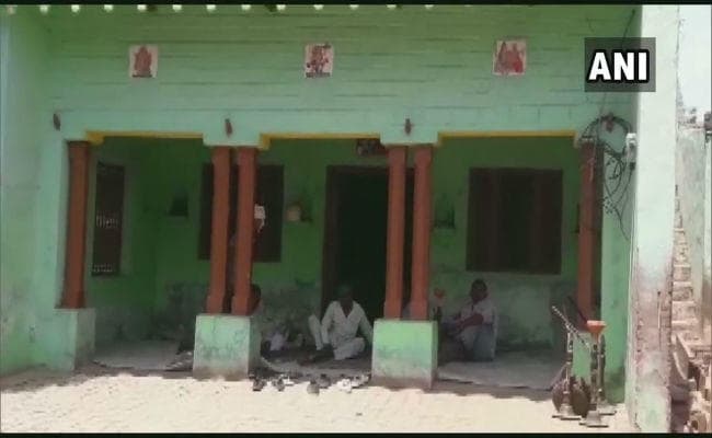 सात साल की बच्ची को आवारा कुत्तों ने नोंच-नोंच कर मार डाला