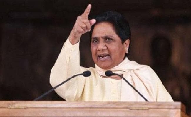प.बंगाल की मुख्यमंत्री को निशाना बनाना प्रधानमंत्री को शोभा नहीं देता : मायावती