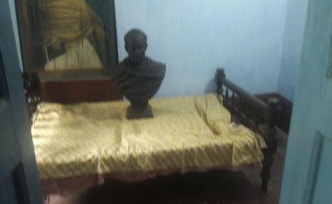 कोलकाता में टूटी विद्यासागर की मूर्ति, झारखंड के करमाटांड़ में जनाक्रोश, जानिये कैसे...?