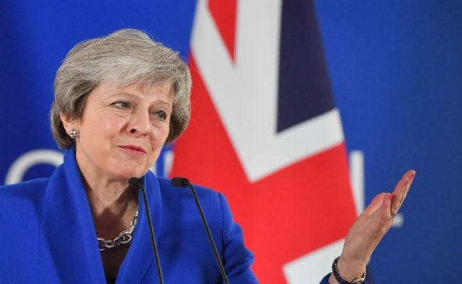 टेरेसा मे जून में बताएंगी कब देंगी इस्तीफा