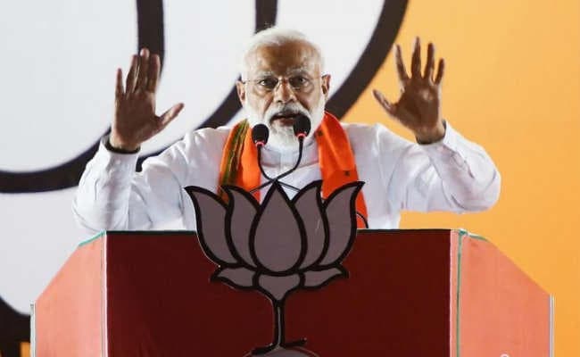 प्रधानमंत्री नरेंद्र मोदी ने कसा तंज- हार के डर से हताश दीदी मुझे जेल भेजने की धमकी दे रही हैं